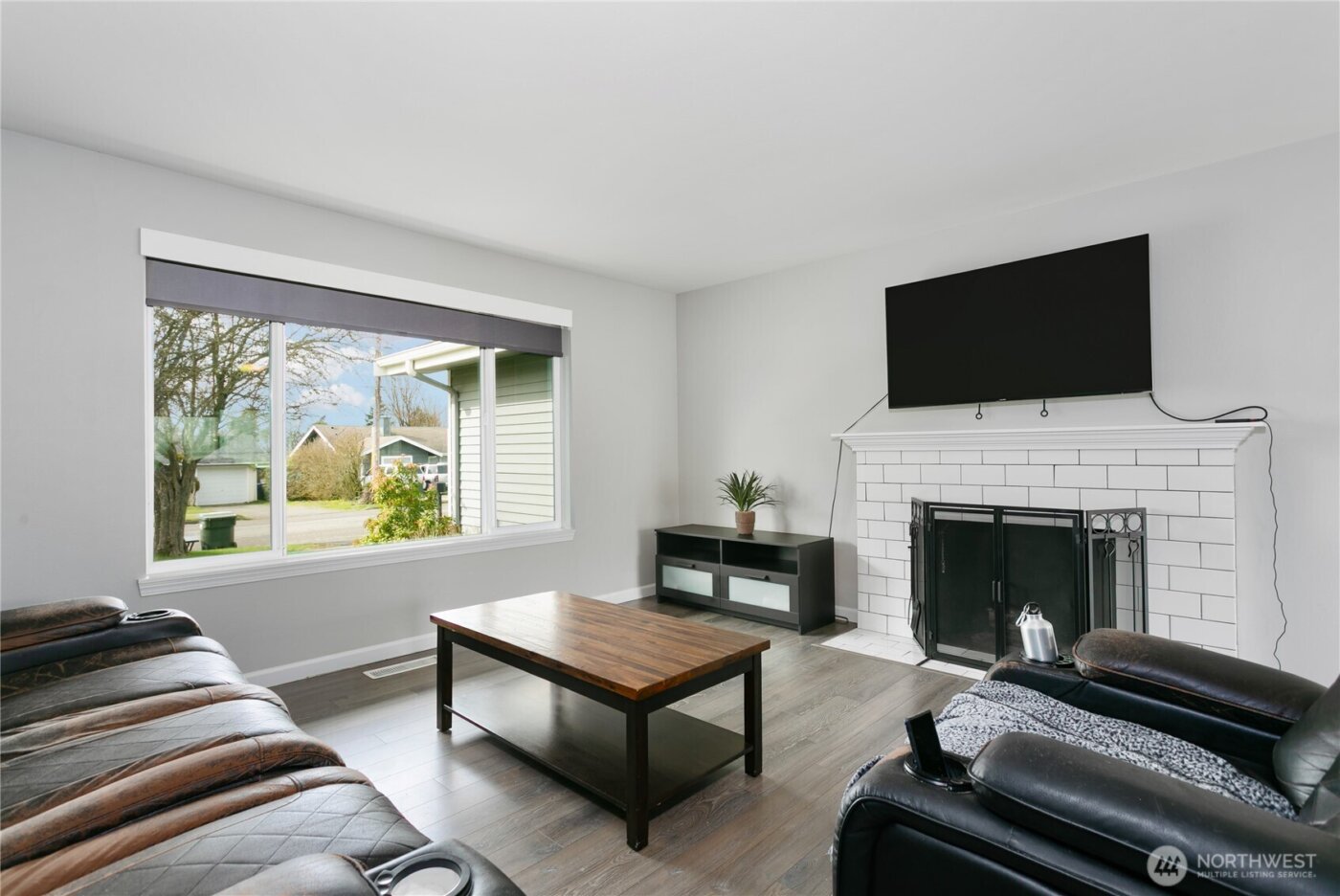 24532 35th Place S, Kent, WA 98032