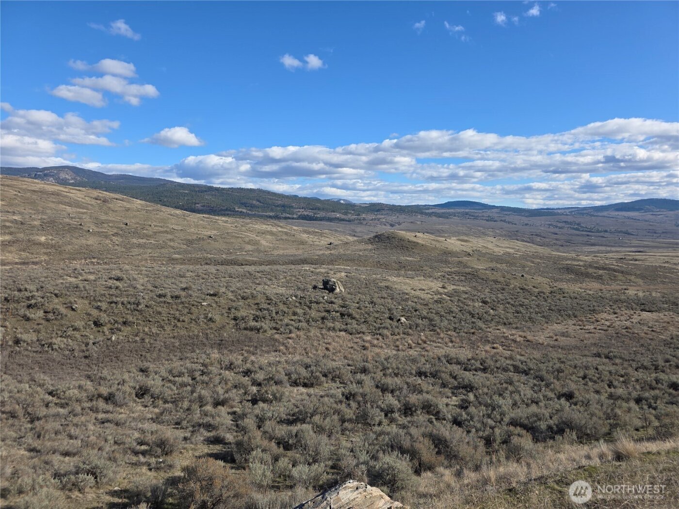 105 Emily Road , Oroville, WA 98844