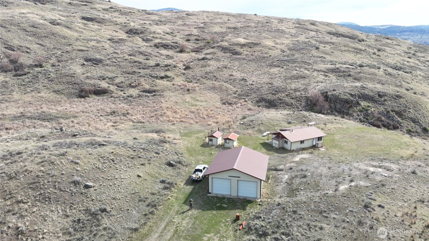 105 Emily Road , Oroville, WA 98844