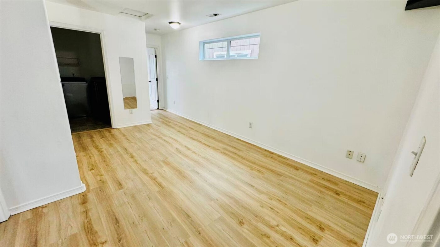 7720 181th Street E, Puyallup, WA 98375-9806