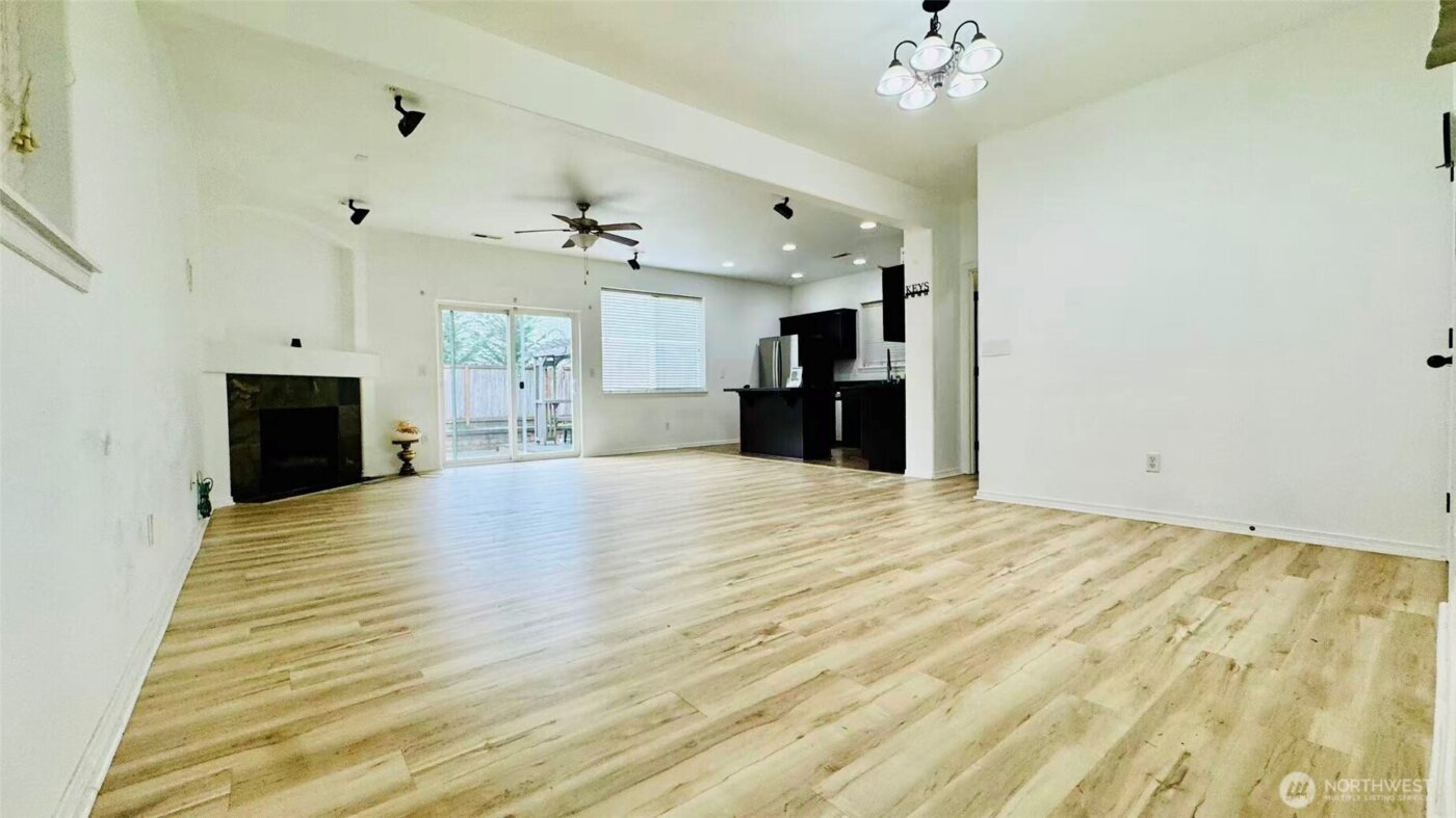 7720 181th Street E, Puyallup, WA 98375-9806