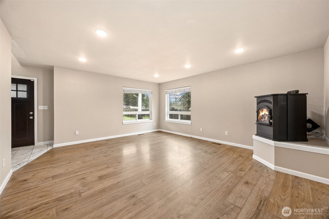 101 Murphy Lane S, Rainier, WA 98576