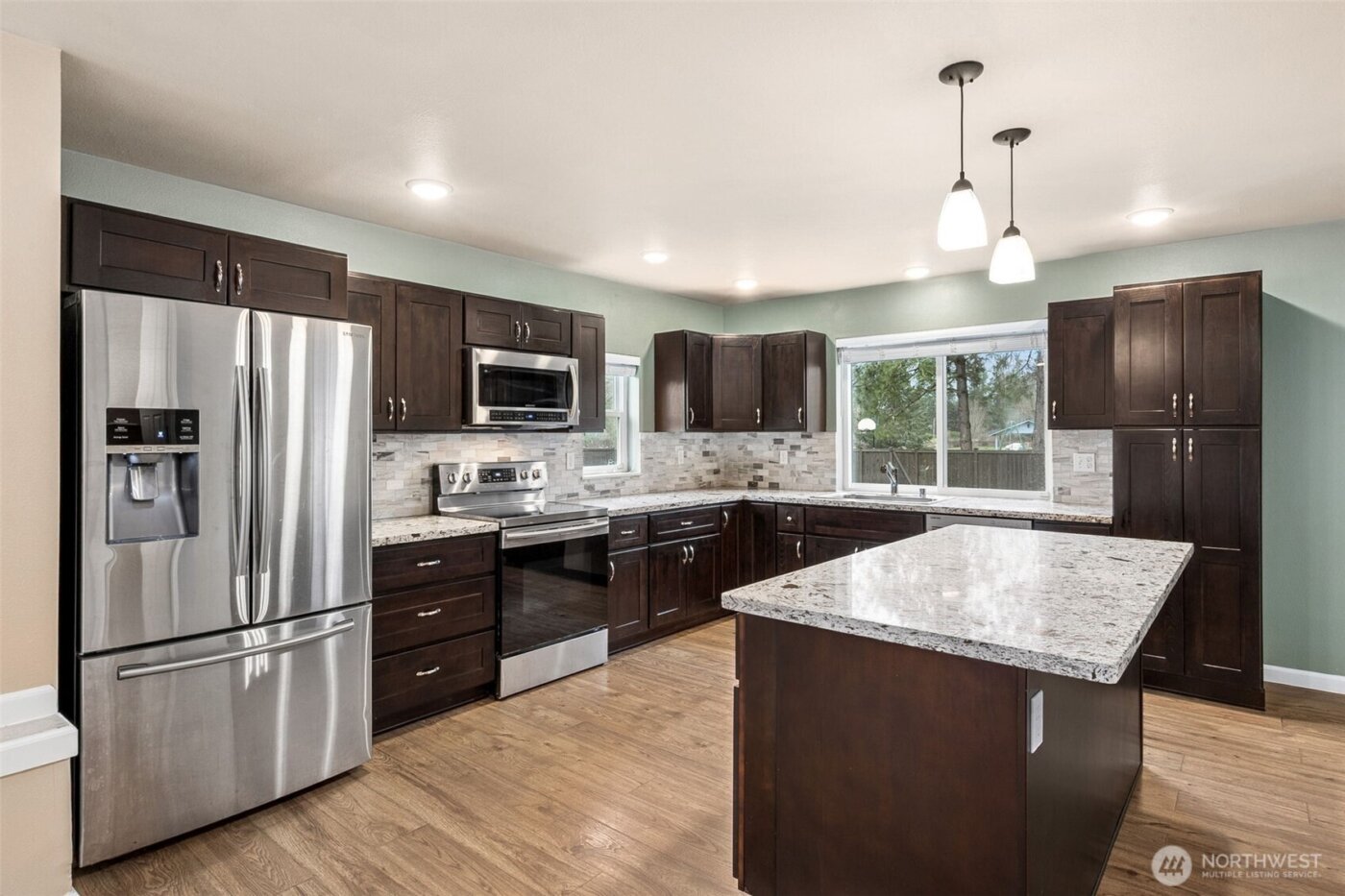 101 Murphy Lane S, Rainier, WA 98576