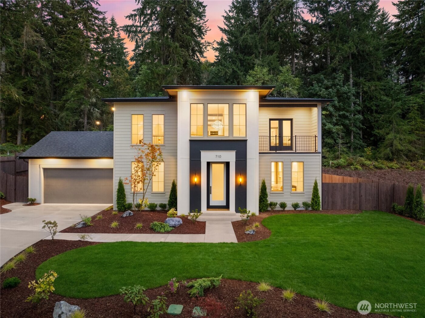 710 Chris David Drive , Steilacoom, WA 98388