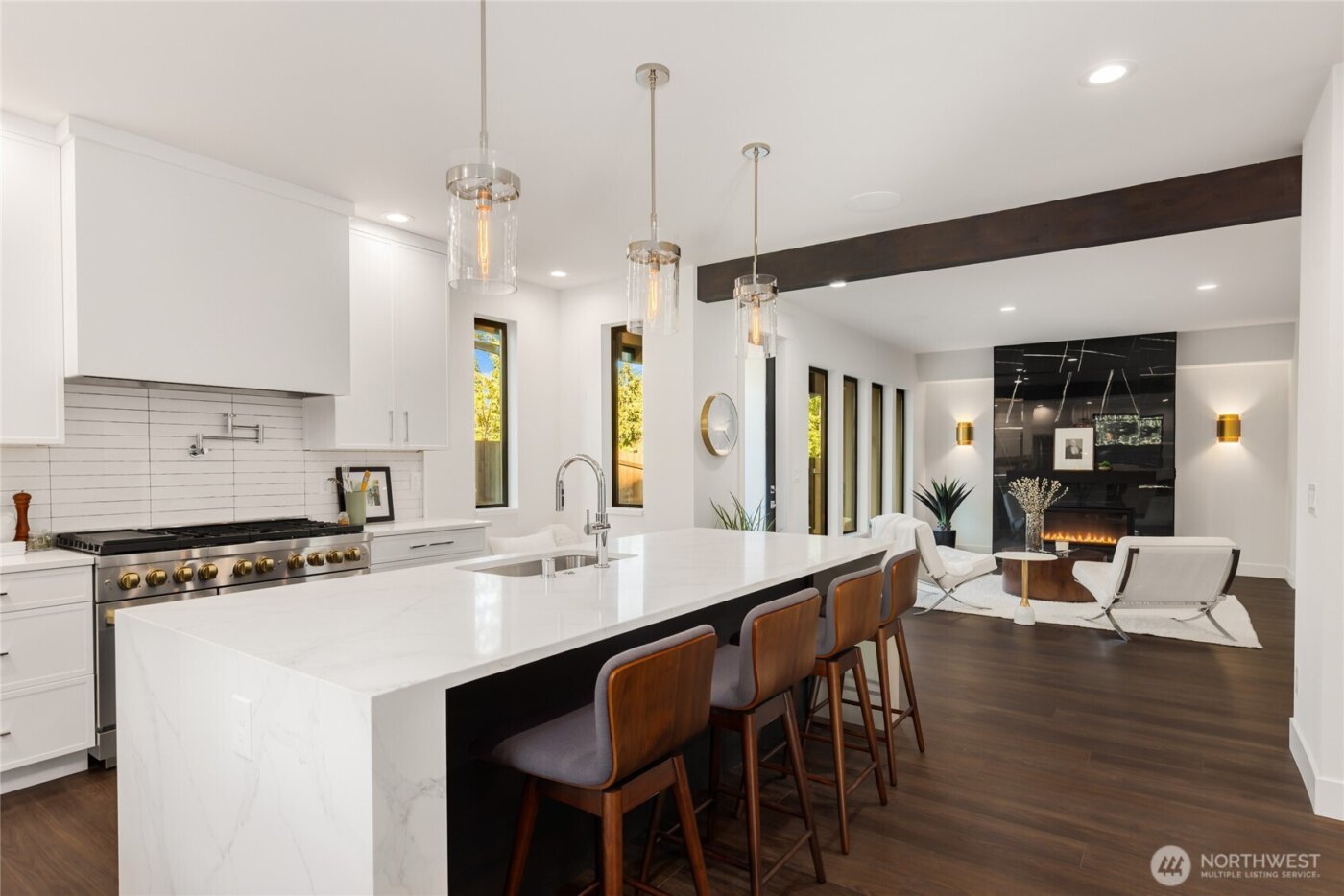 601 Chris David Drive , Steilacoom, WA 98388