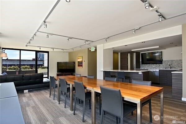 2201 3rd Avenue #804, Seattle, WA 98121