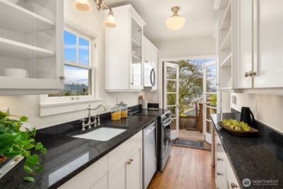 5260 18th Avenue NE, Seattle, WA 98105 - Photo 14