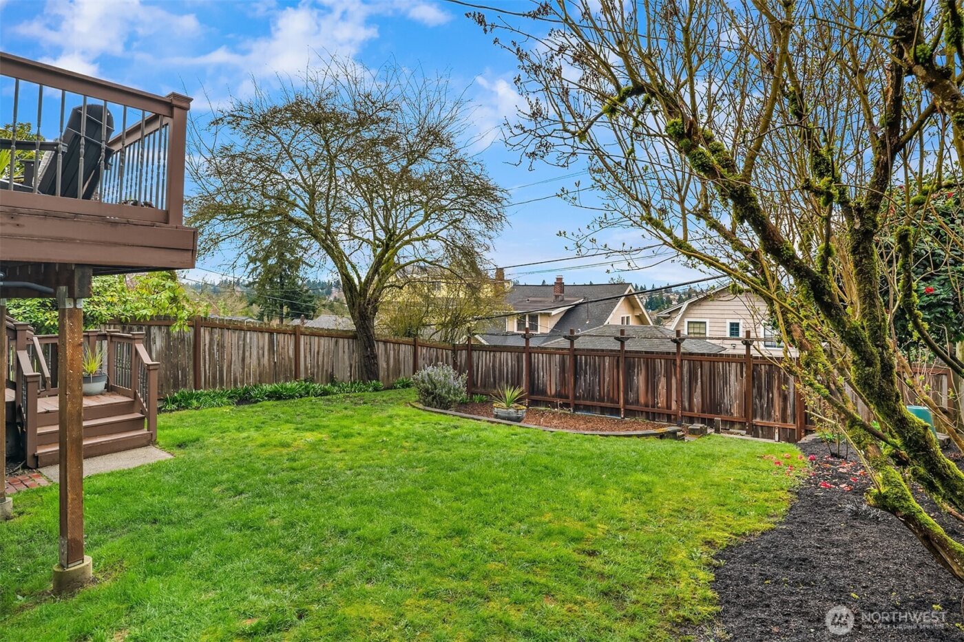 5260 18th Avenue NE, Seattle, WA 98105