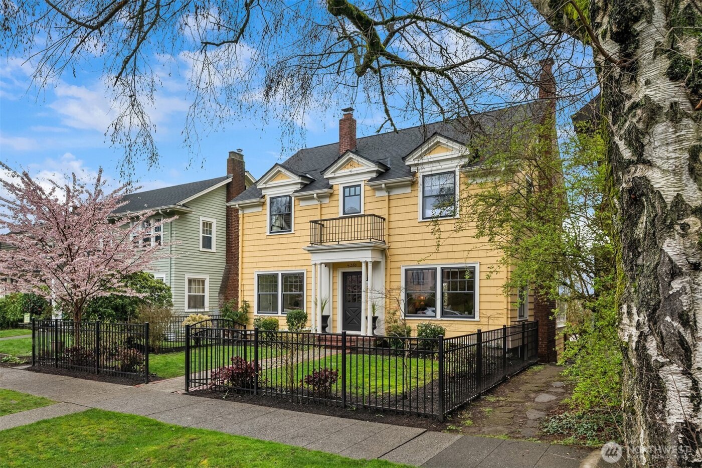 5260 18th Avenue NE, Seattle, WA 98105