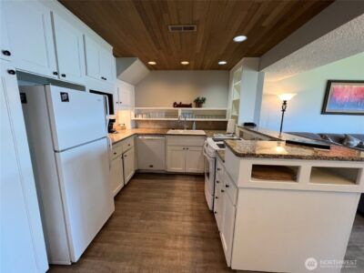 100 Lake Chelan Shores Drive #15-8F, Chelan, WA 98816 - Photo 5