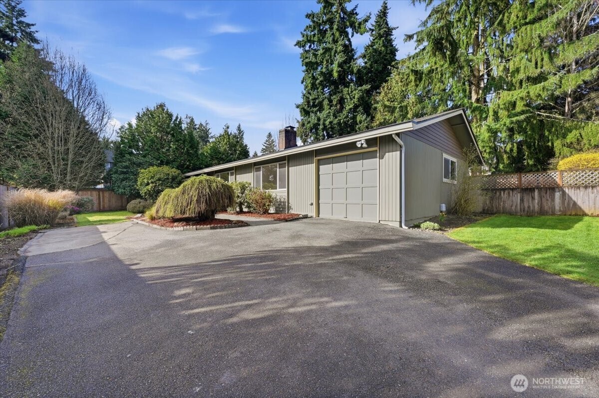 1329 N 183rd Street , Shoreline, WA 98133