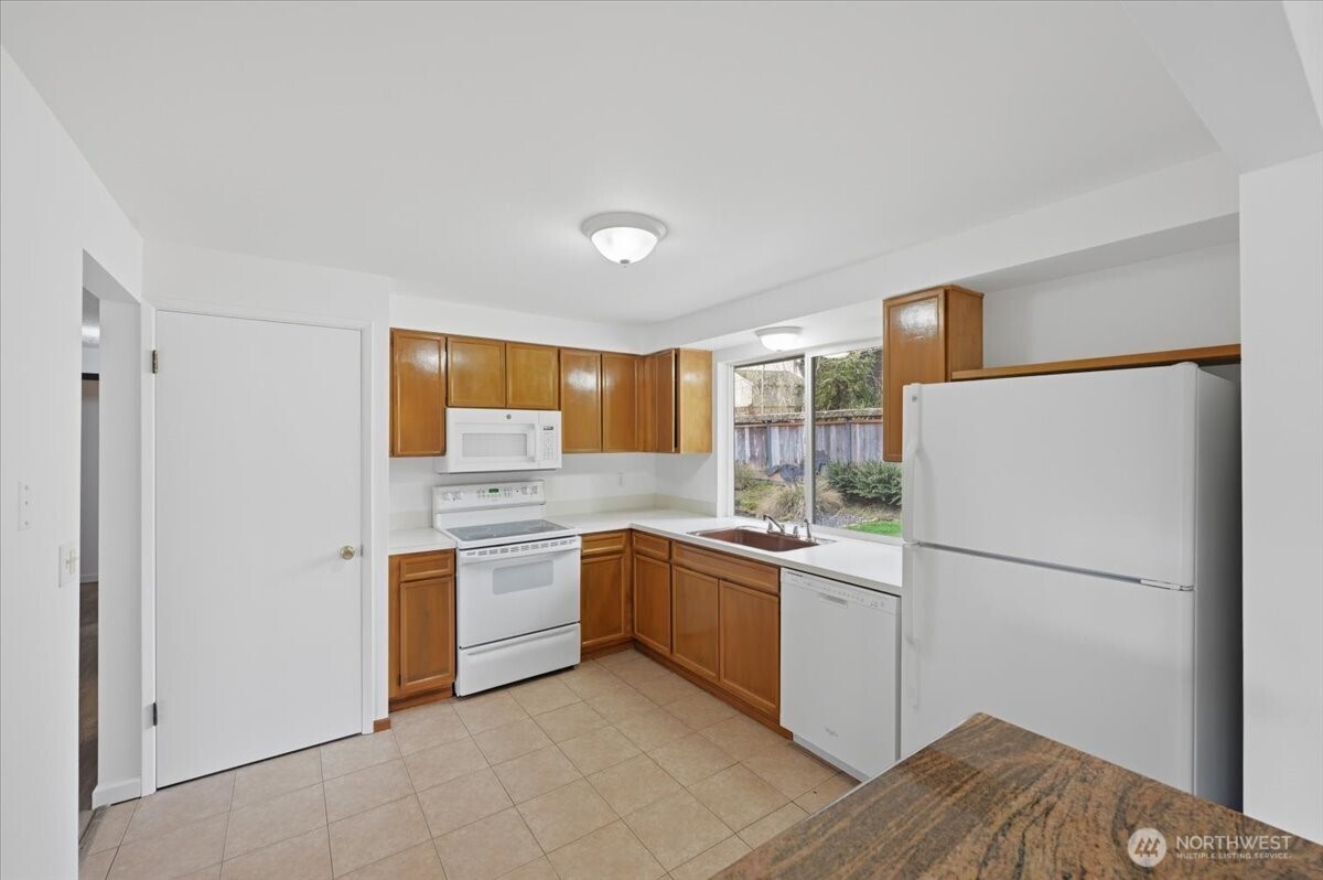 1329 N 183rd Street , Shoreline, WA 98133