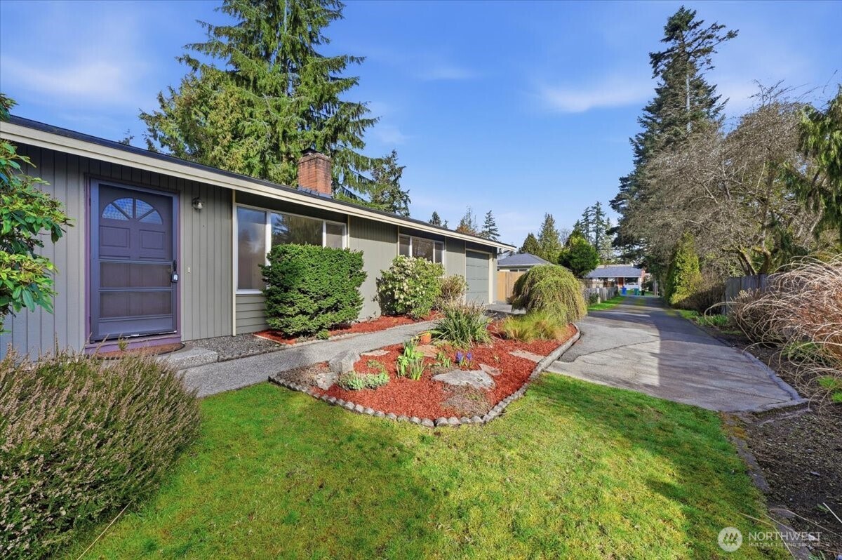 1329 N 183rd Street , Shoreline, WA 98133