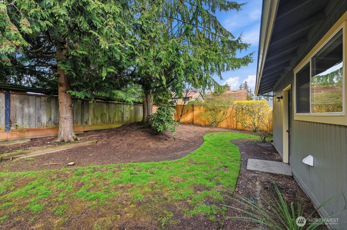 1329 N 183rd Street , Shoreline, WA 98133