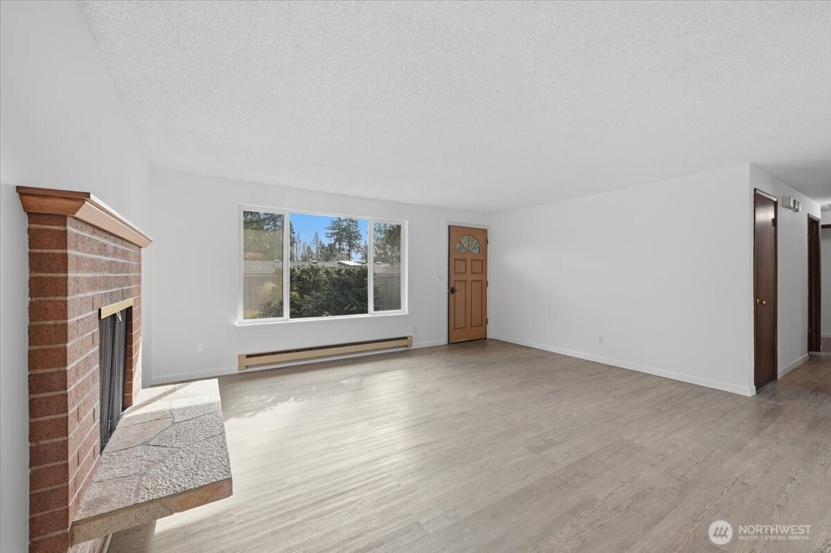 1329 N 183rd Street , Shoreline, WA 98133