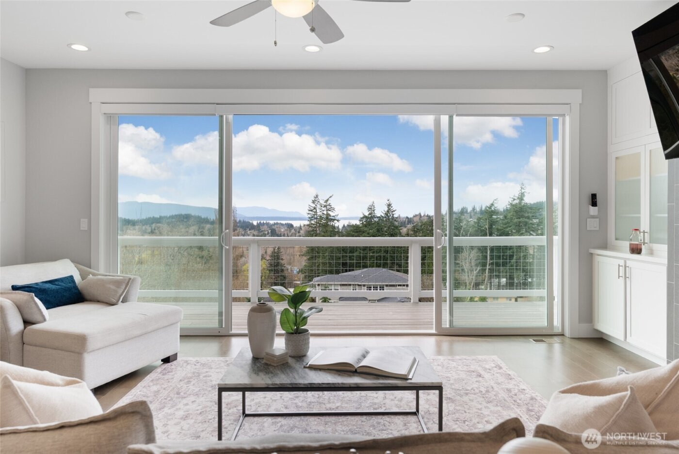 1225 34th St , Bellingham, WA 98229