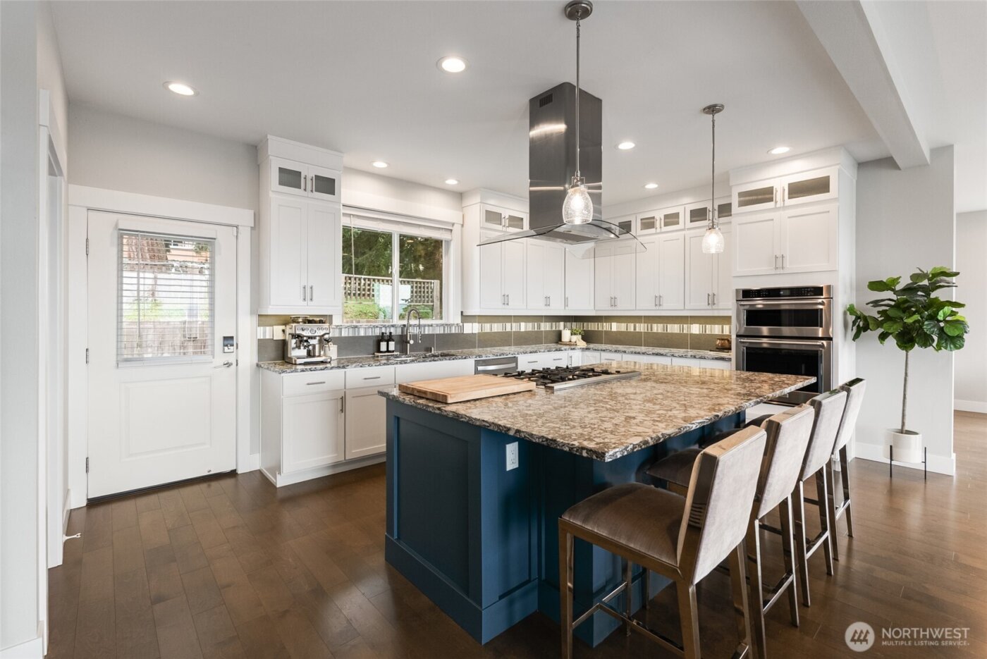 1225 34th St , Bellingham, WA 98229