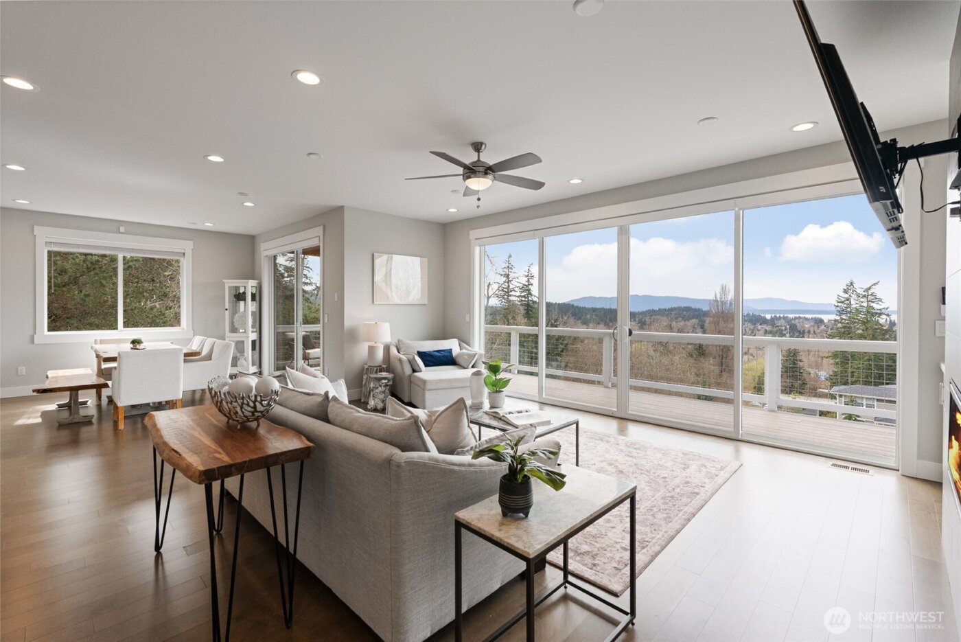 1225 34th St , Bellingham, WA 98229