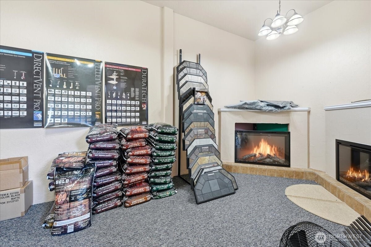 222 W B Street , Rainier, OR 97048