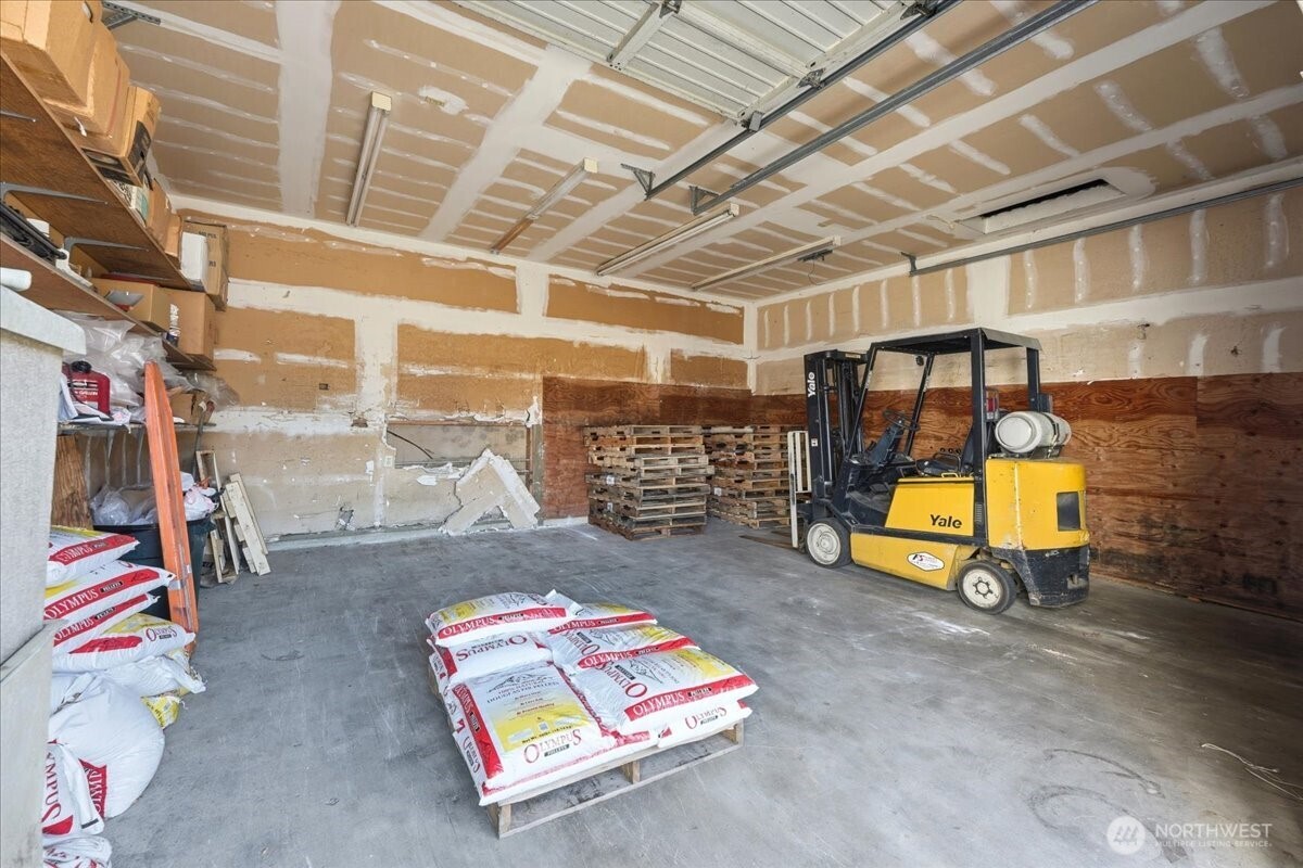 222 W B Street , Rainier, OR 97048