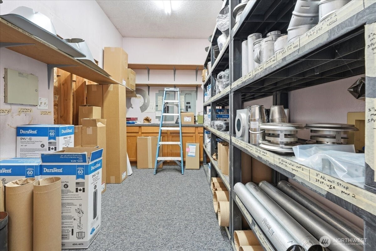 222 W B Street , Rainier, OR 97048