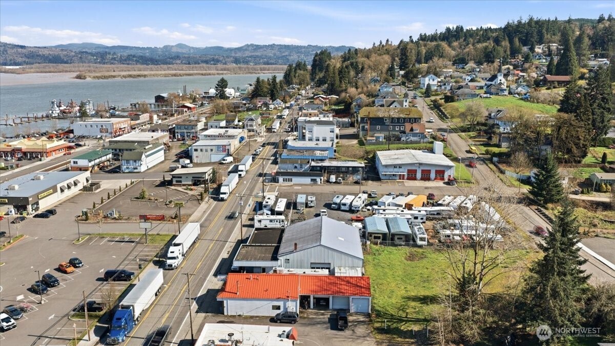 222 W B Street , Rainier, OR 97048