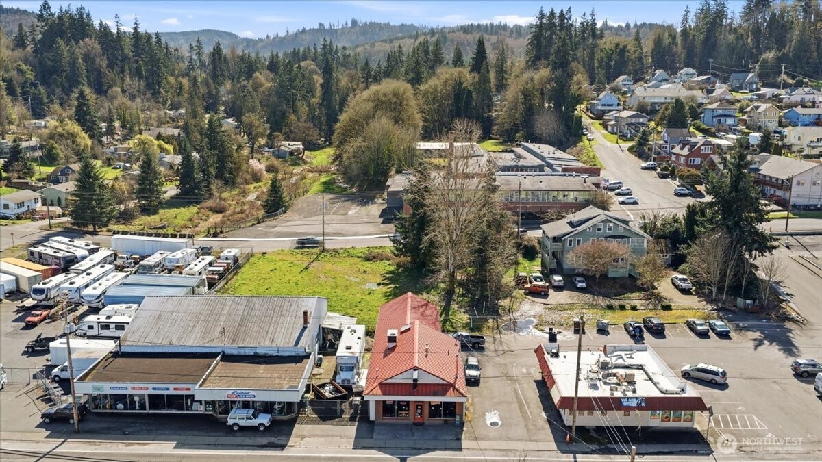 222 W B Street , Rainier, OR 97048