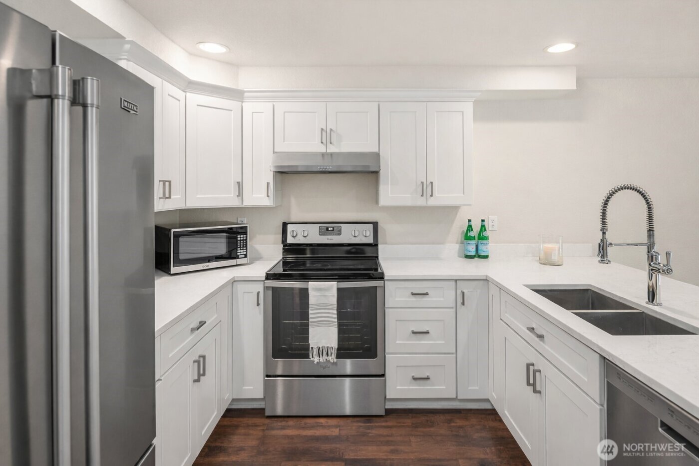 12014 98th Avenue NE #101, Kirkland, WA 98034