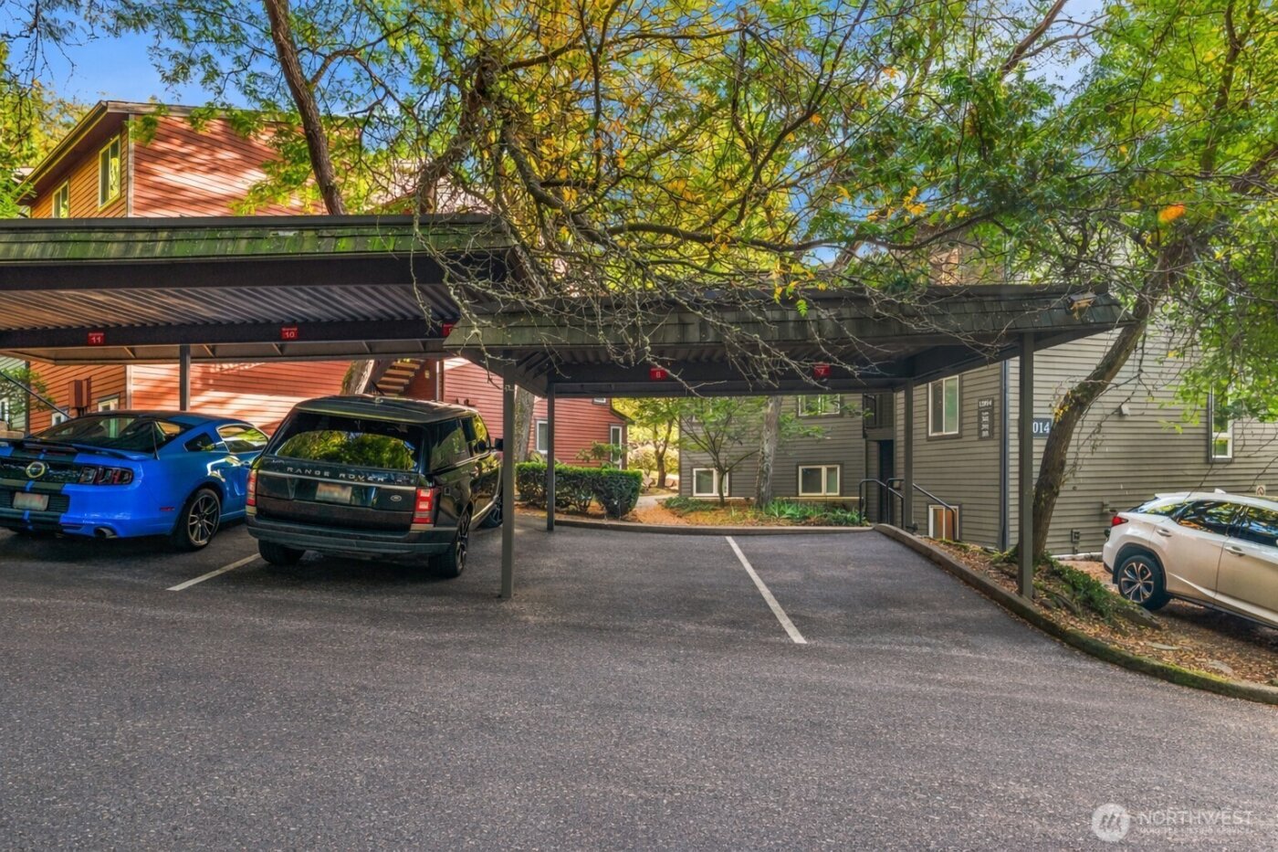 12014 98th Avenue NE #101, Kirkland, WA 98034