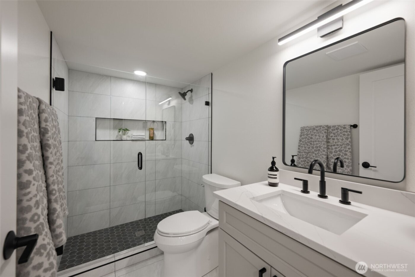 8711 28th Avenue NW, Seattle, WA 98117