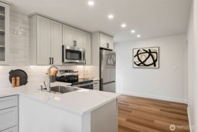 8711 28th Avenue NW, Seattle, WA 98117 - Photo 9