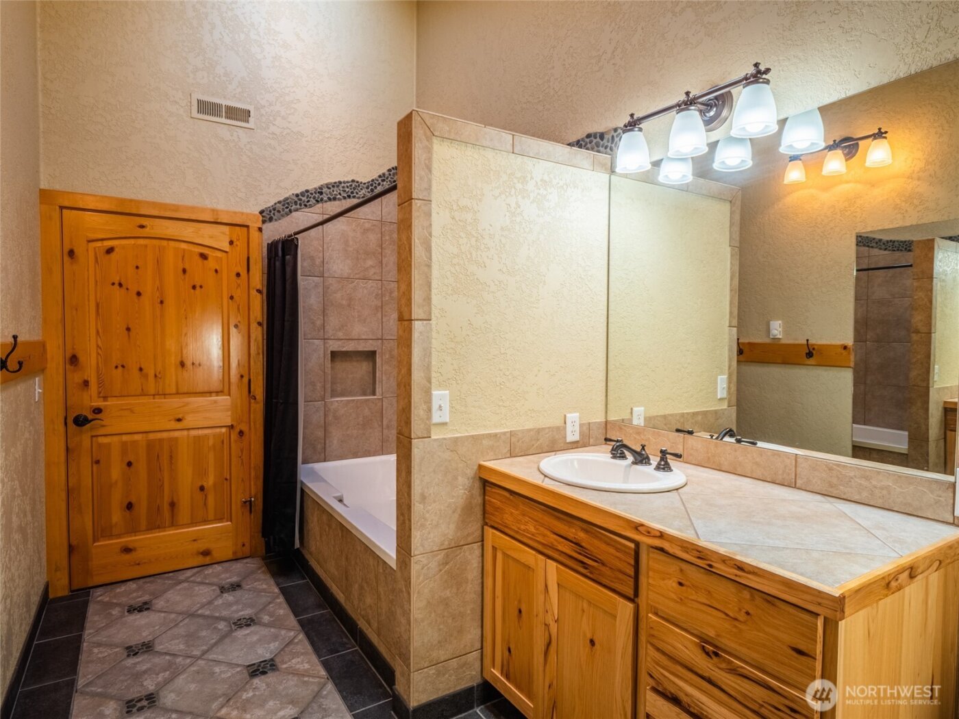 22525 Highway 20 , Okanogan, WA 98840
