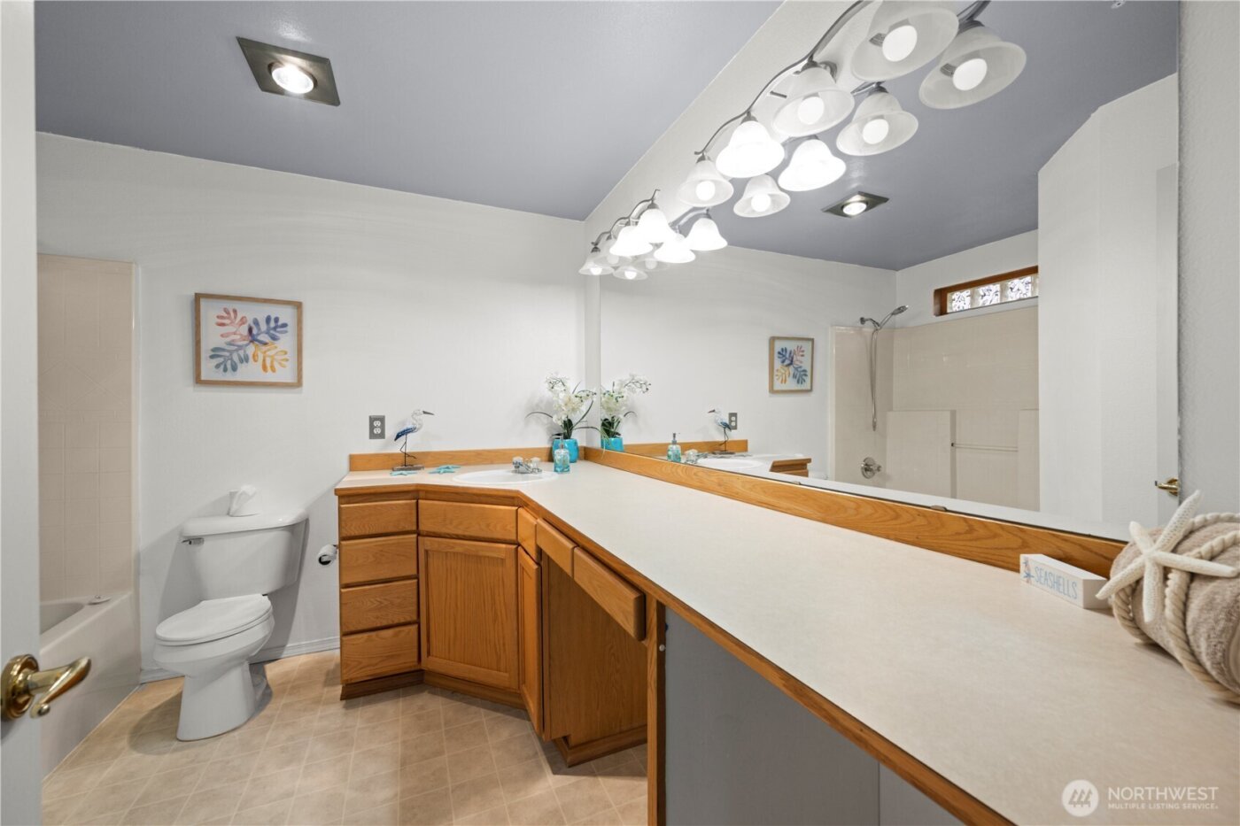 10025 9th Avenue W #D201, Everett, WA 98204