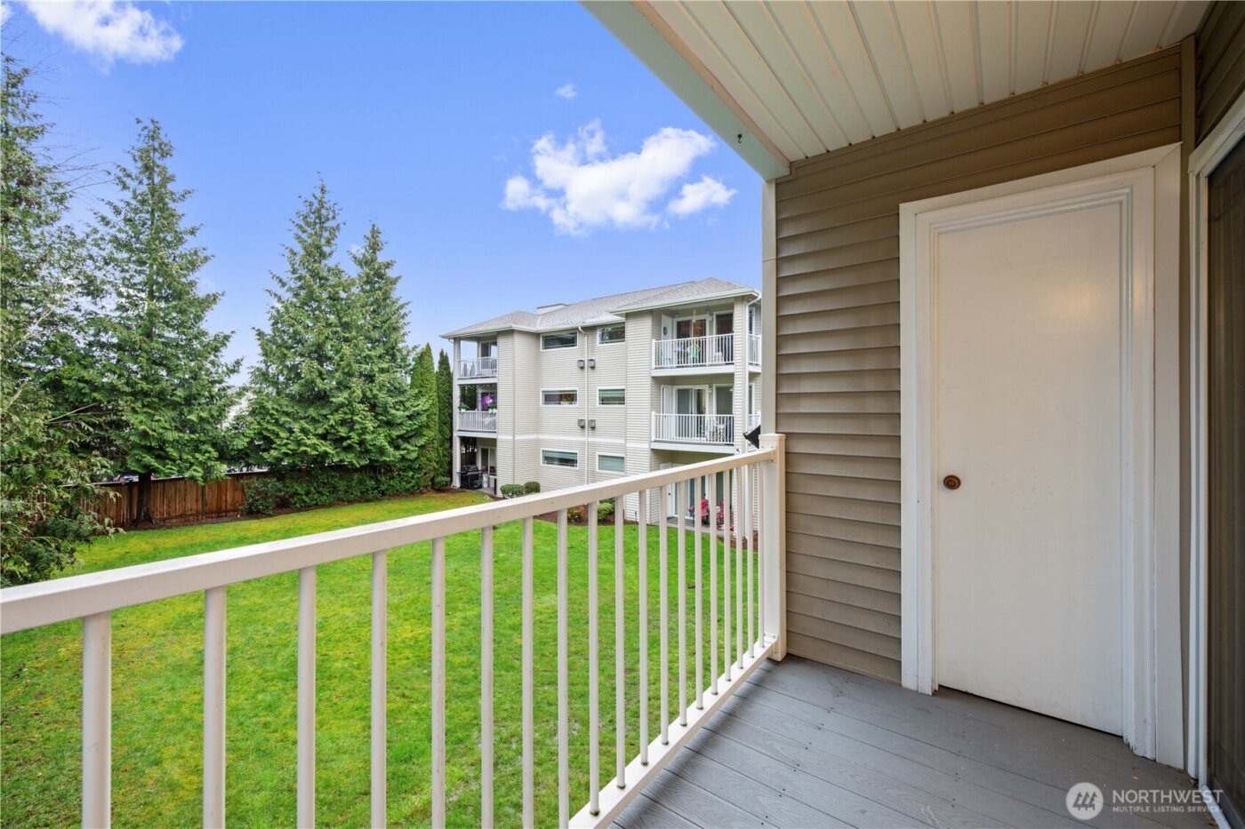 10025 9th Avenue W #D201, Everett, WA 98204