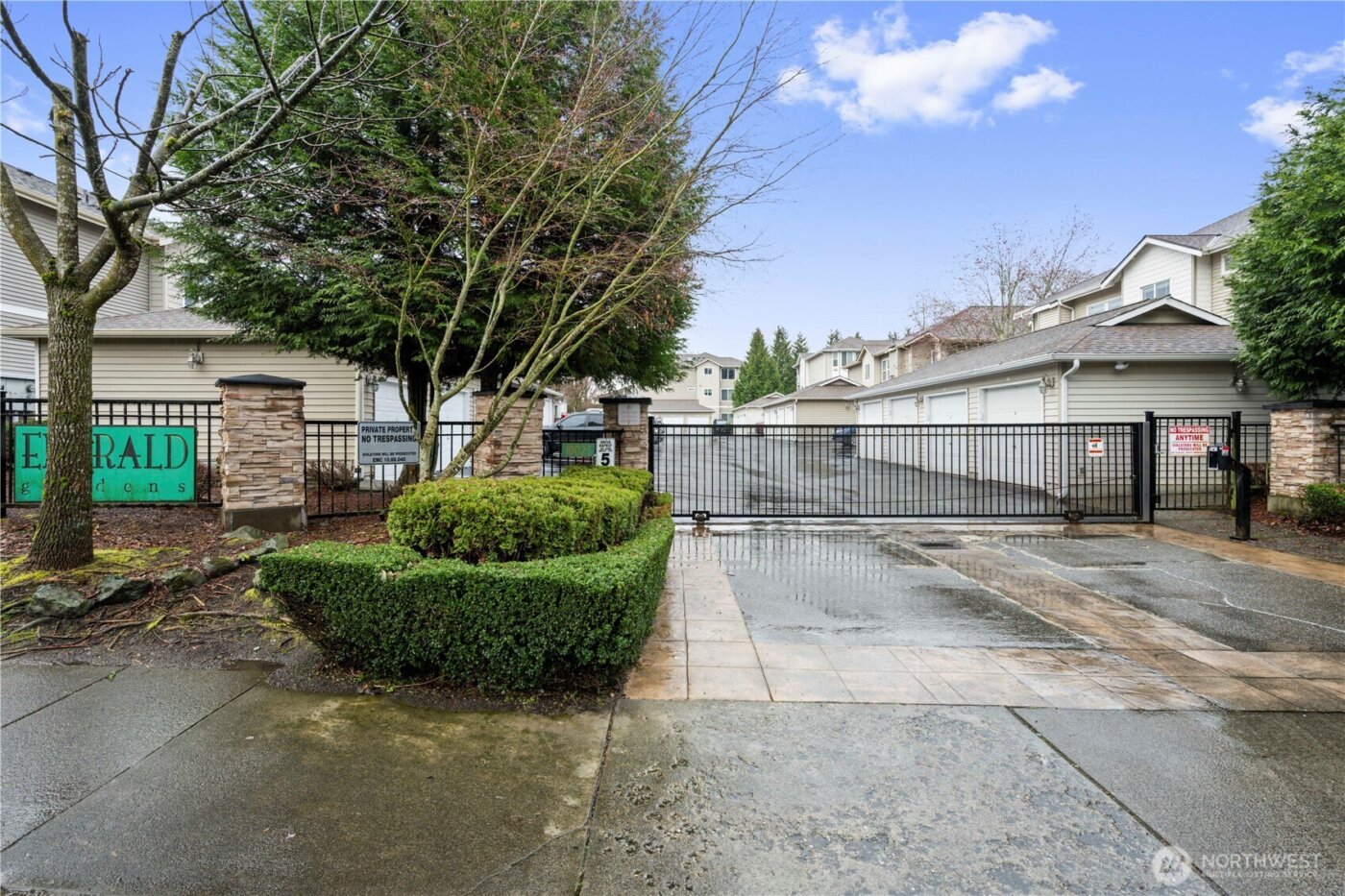 10025 9th Avenue W #D201, Everett, WA 98204