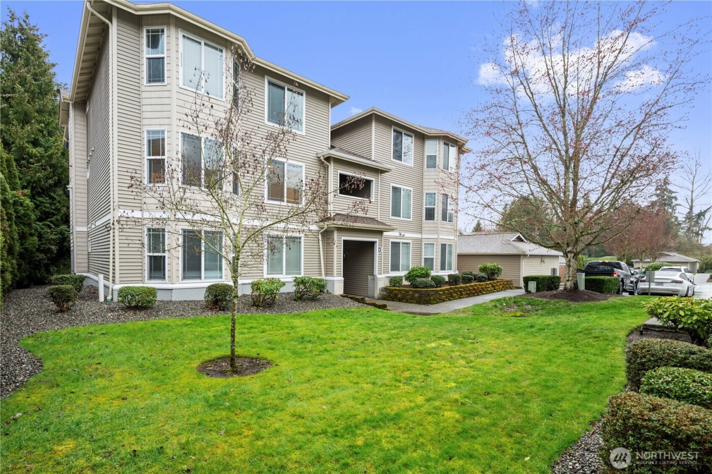 10025 9th Avenue W #D201, Everett, WA 98204