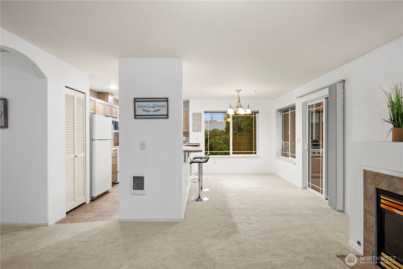 10025 9th Avenue W #D201, Everett, WA 98204