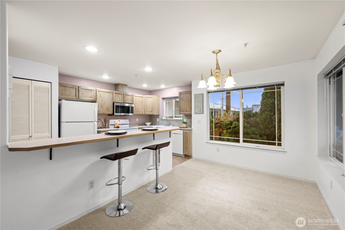 10025 9th Avenue W #D201, Everett, WA 98204