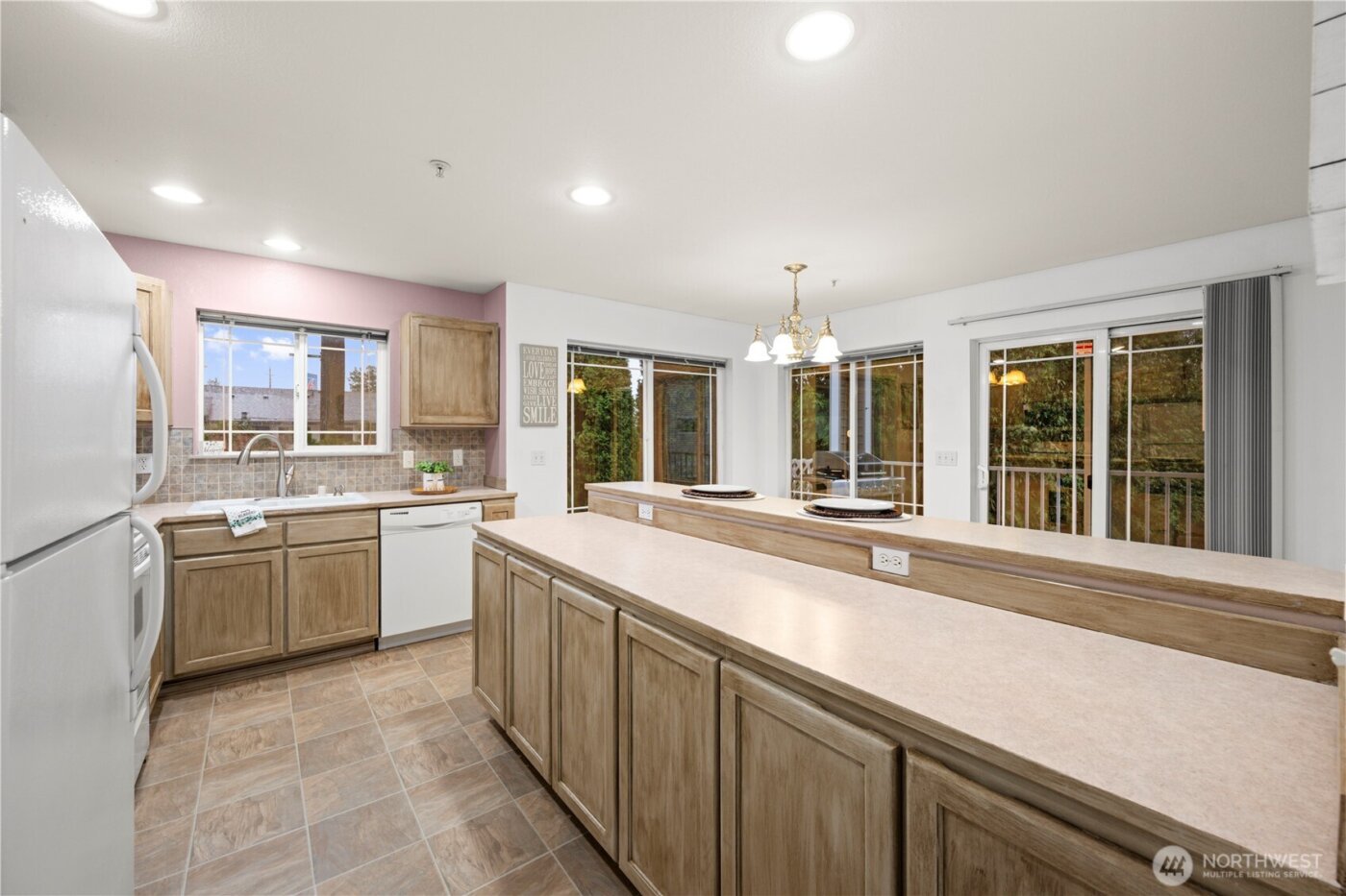 10025 9th Avenue W #D201, Everett, WA 98204