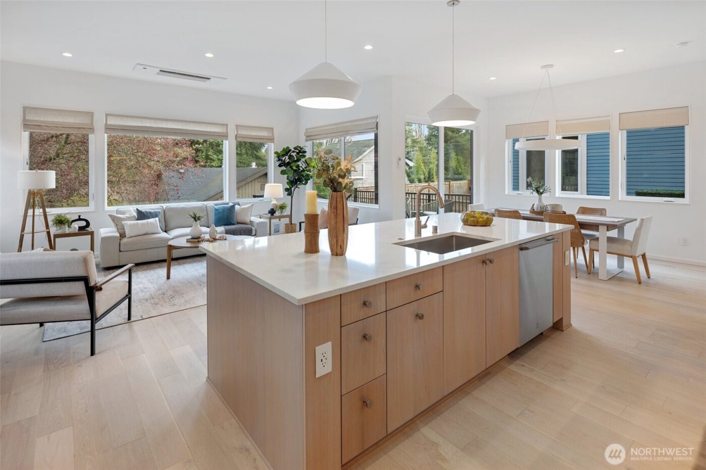 7012 Ravenna Avenue NE, Seattle, WA 98115