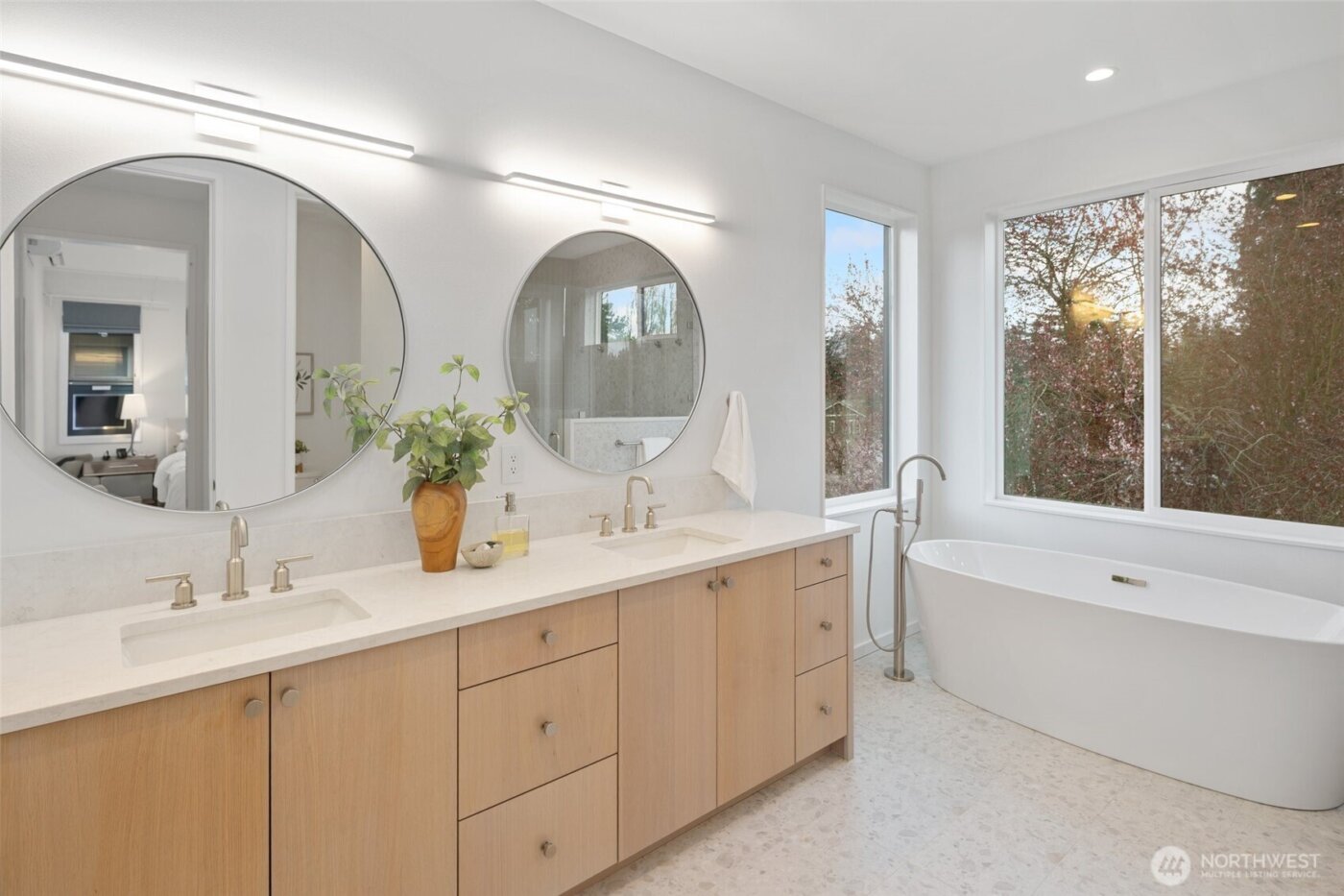 7012 Ravenna Avenue NE, Seattle, WA 98115