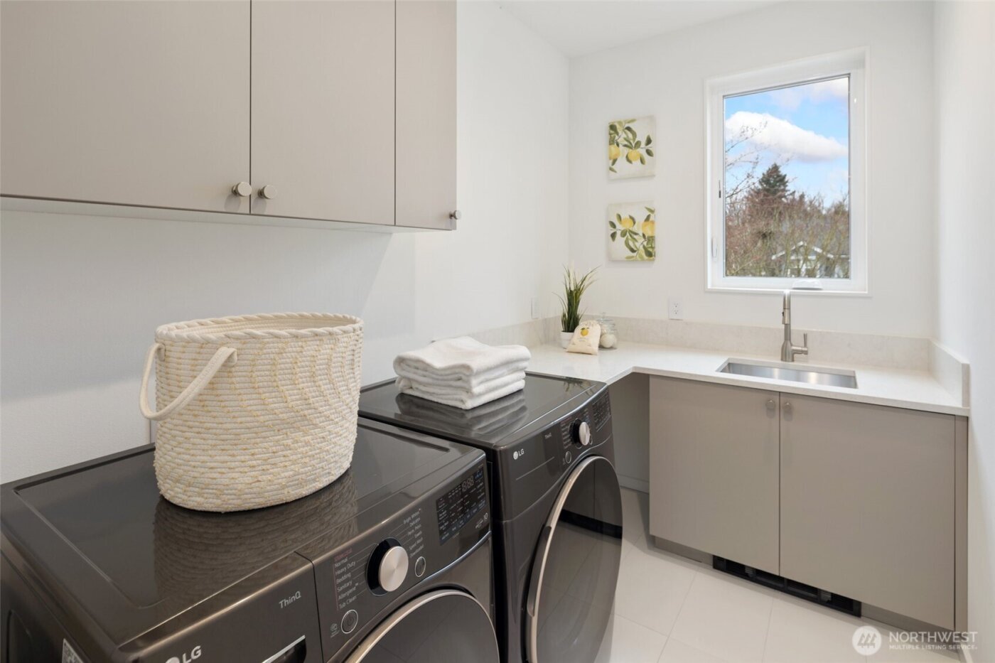 7012 Ravenna Avenue NE, Seattle, WA 98115