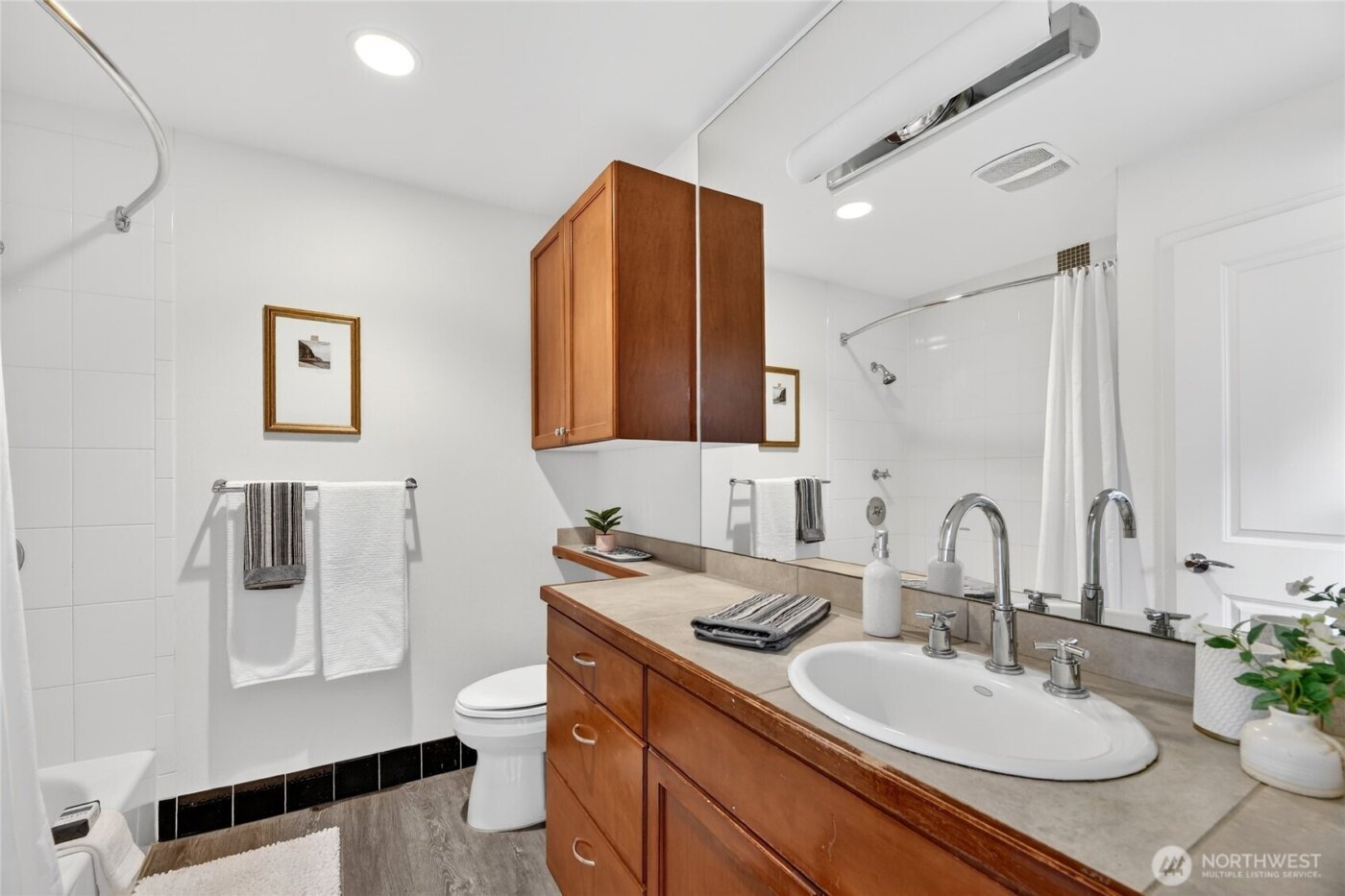 321 E Thomas Street #303, Seattle, WA 98102