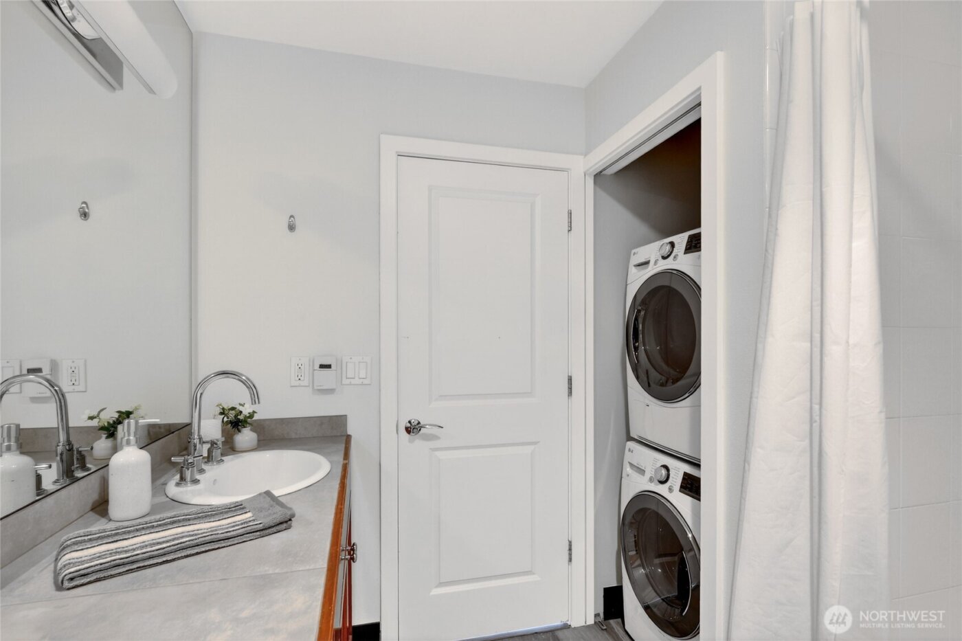 321 E Thomas Street #303, Seattle, WA 98102