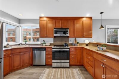 321 E Thomas Street #303, Seattle, WA 98102 - Photo 5