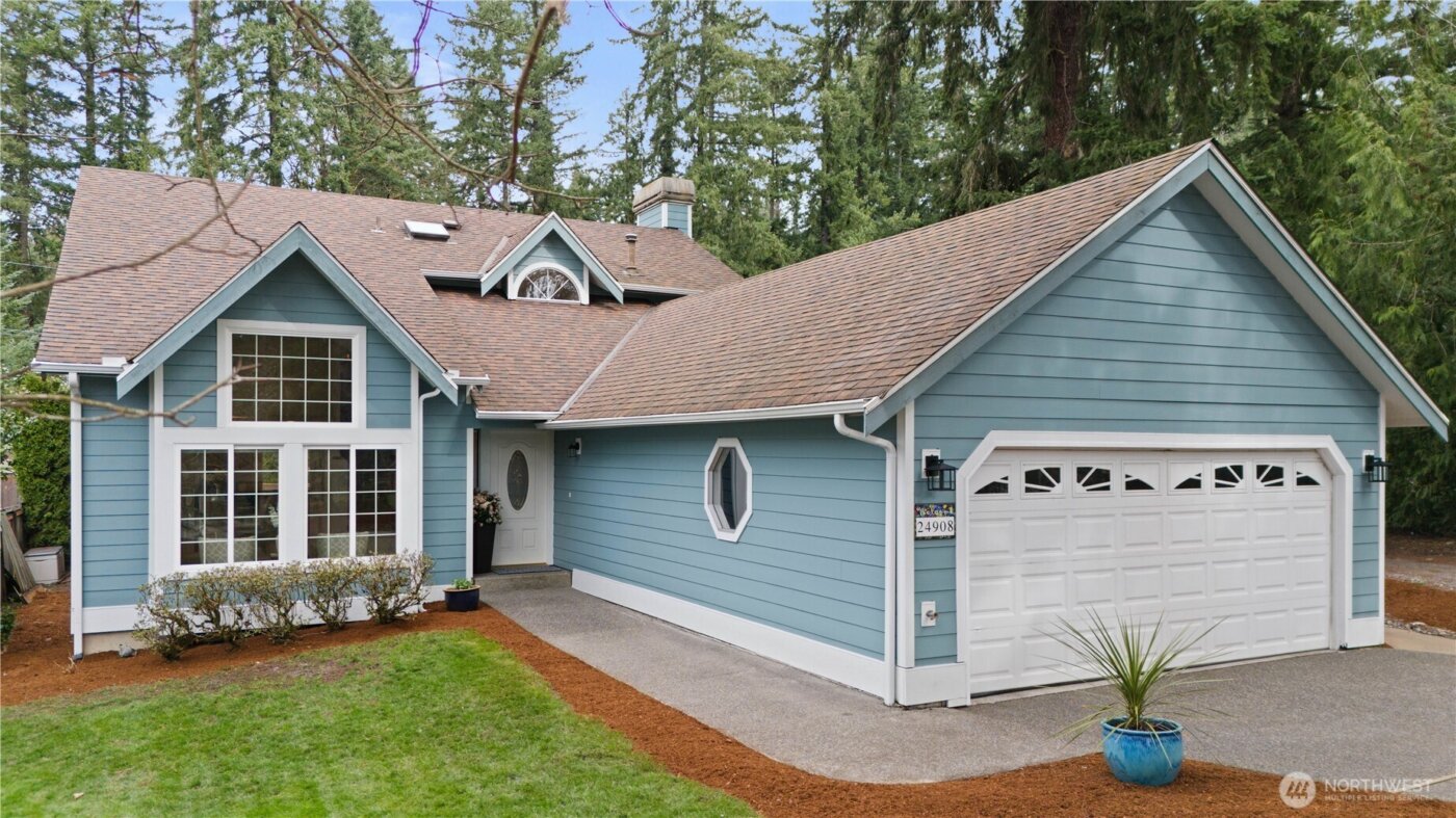 24908 Lake Wilderness Country Club Drive SE, Maple Valley, WA 98038