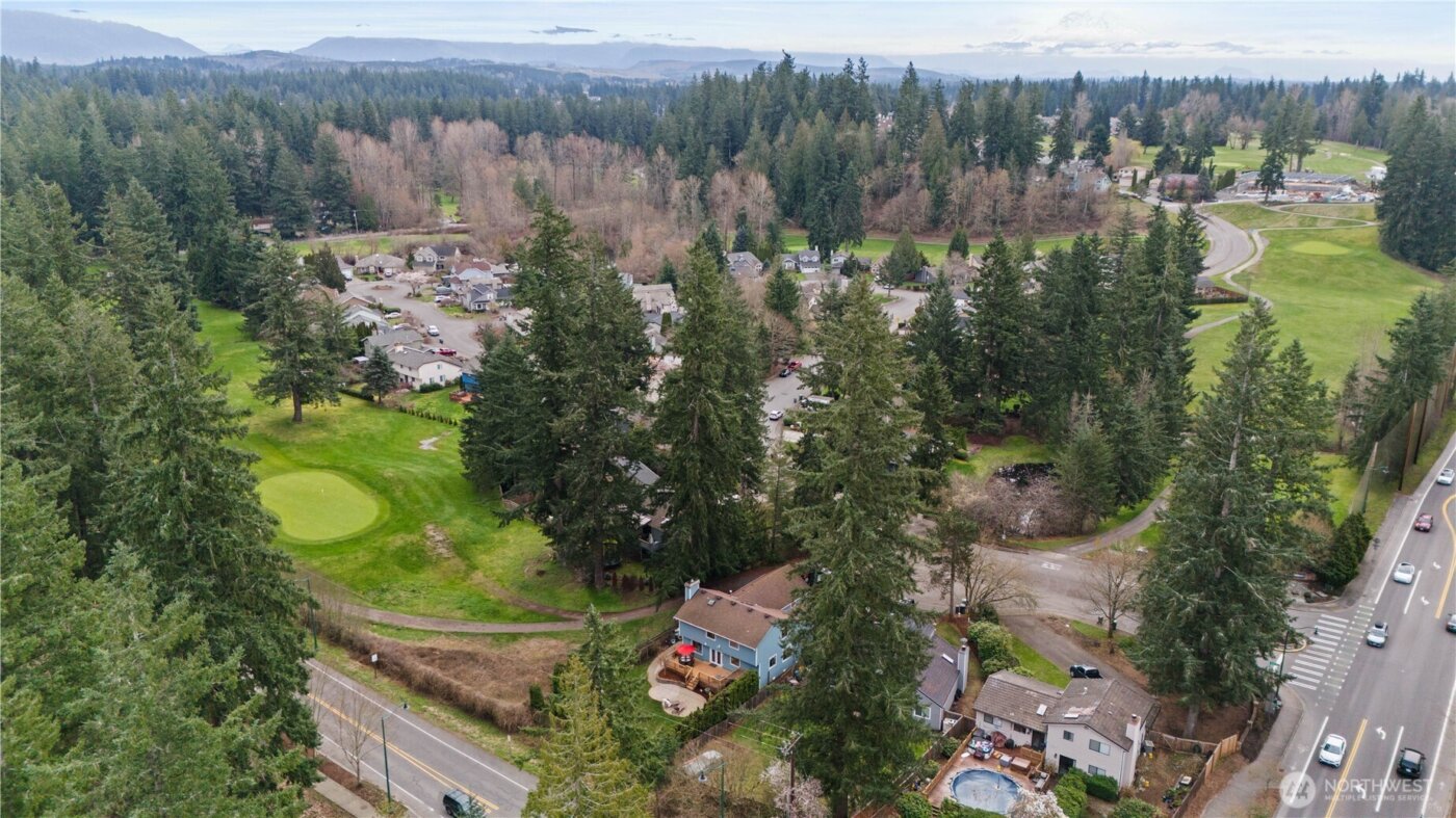 24908 Lake Wilderness Country Club Drive SE, Maple Valley, WA 98038