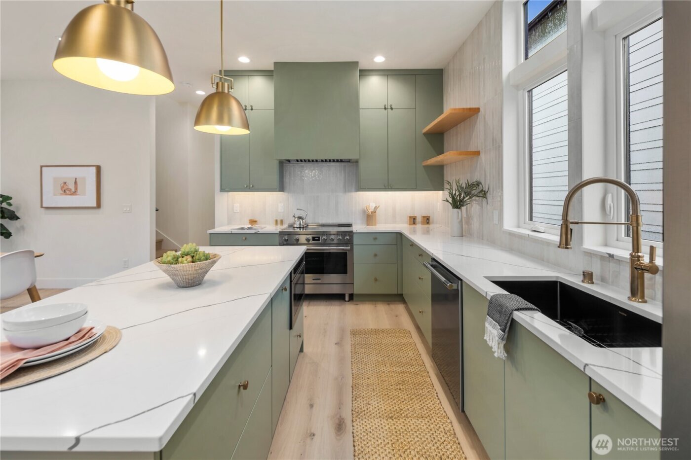 522 NE 89th Street #A, Seattle, WA 98115