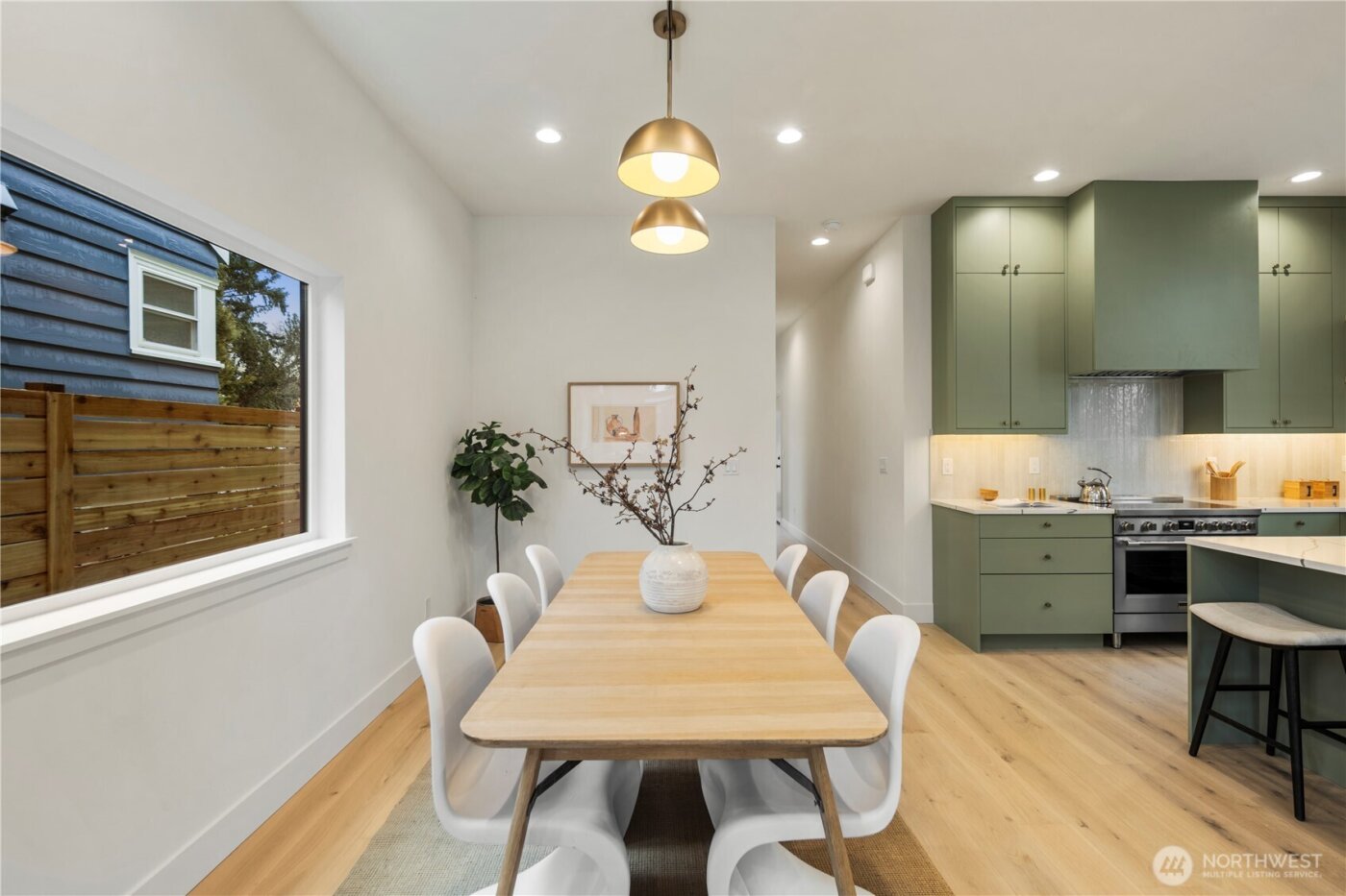 522 NE 89th Street #A, Seattle, WA 98115