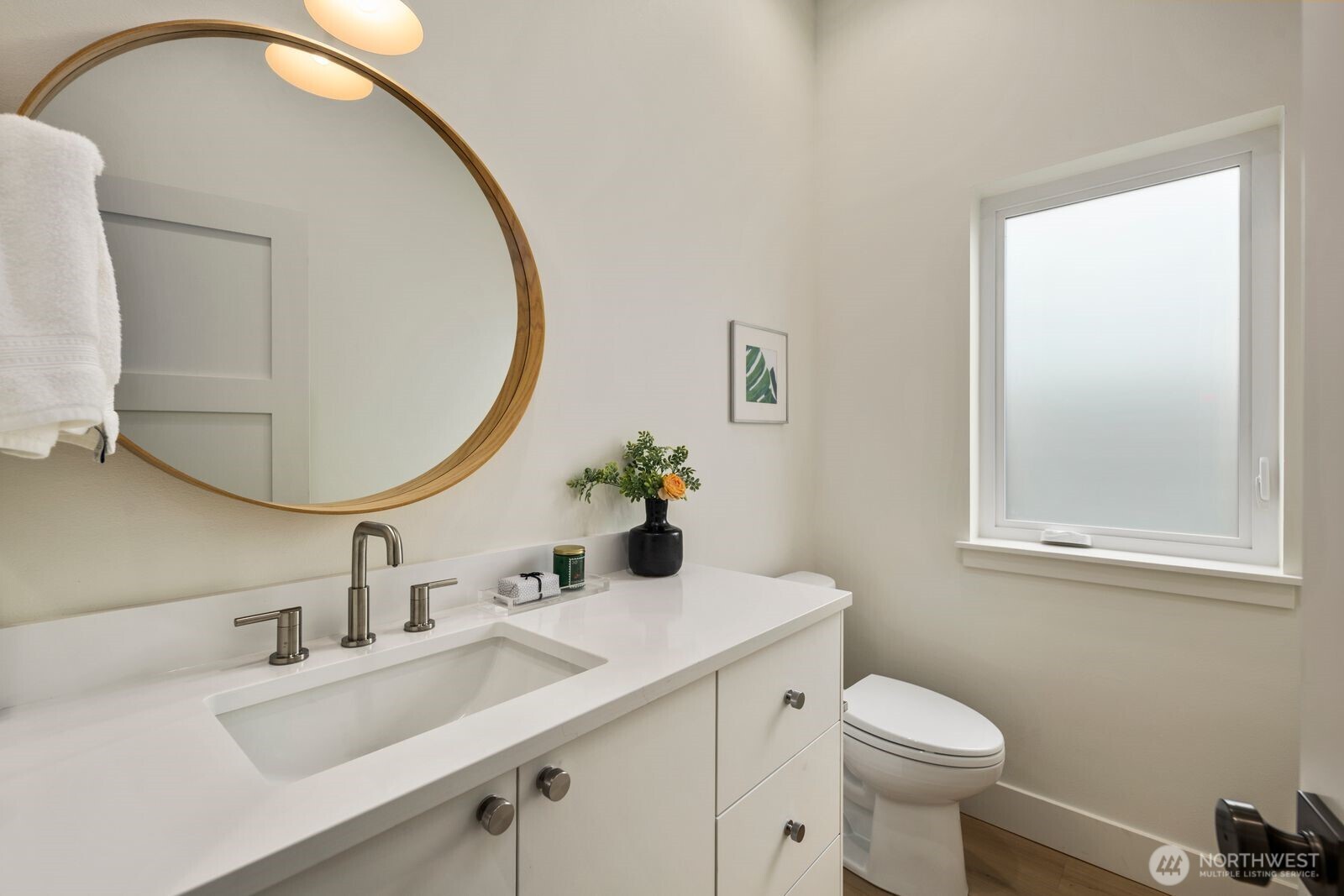 522 NE 89th Street #A, Seattle, WA 98115